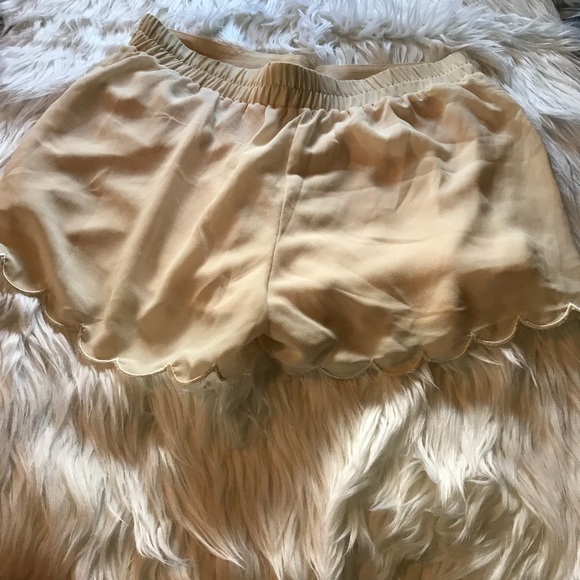Bella Donna Shorts - Picture 4 of 5